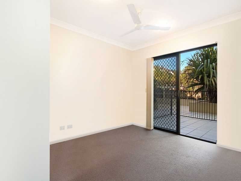 2/111-113 Golden Four Drive, Bilinga QLD 4225