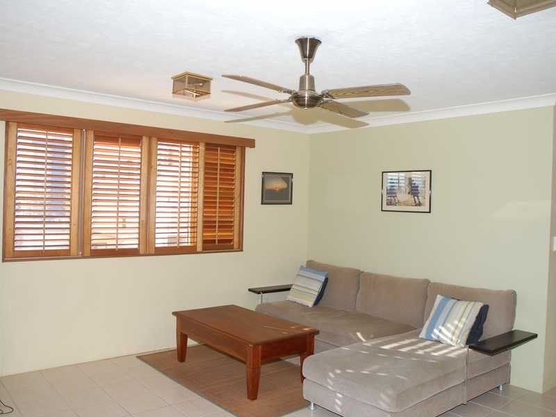 1/26 Hill Street, Rainbow Bay QLD 4225