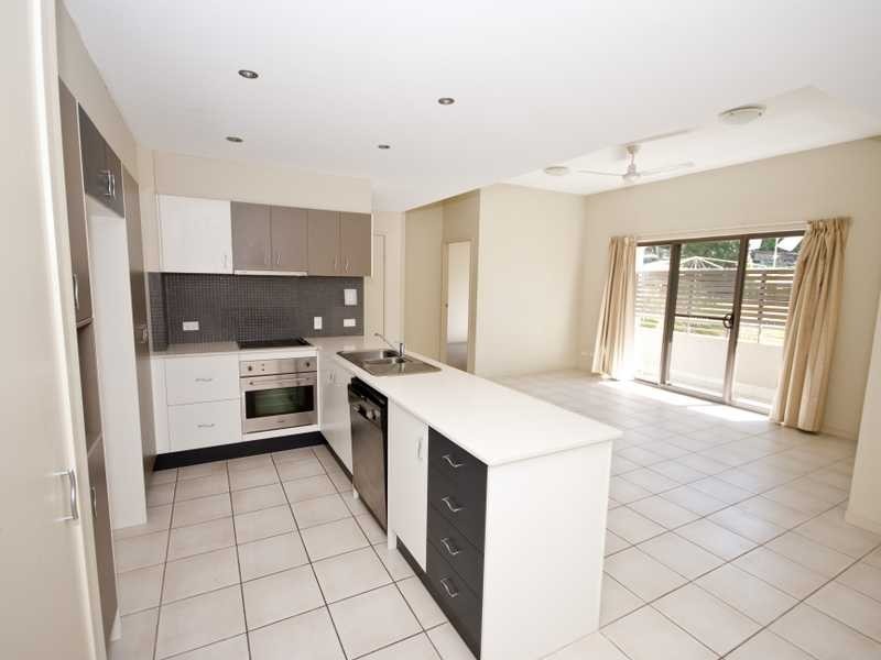 5/77 Mclean Street, Coolangatta QLD 4225