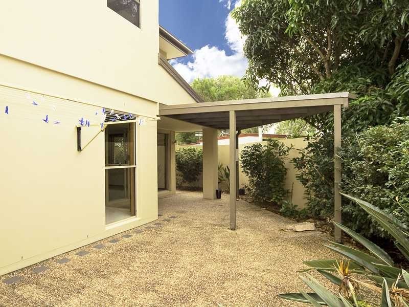 8B Gala Grove, Kirra QLD 4225