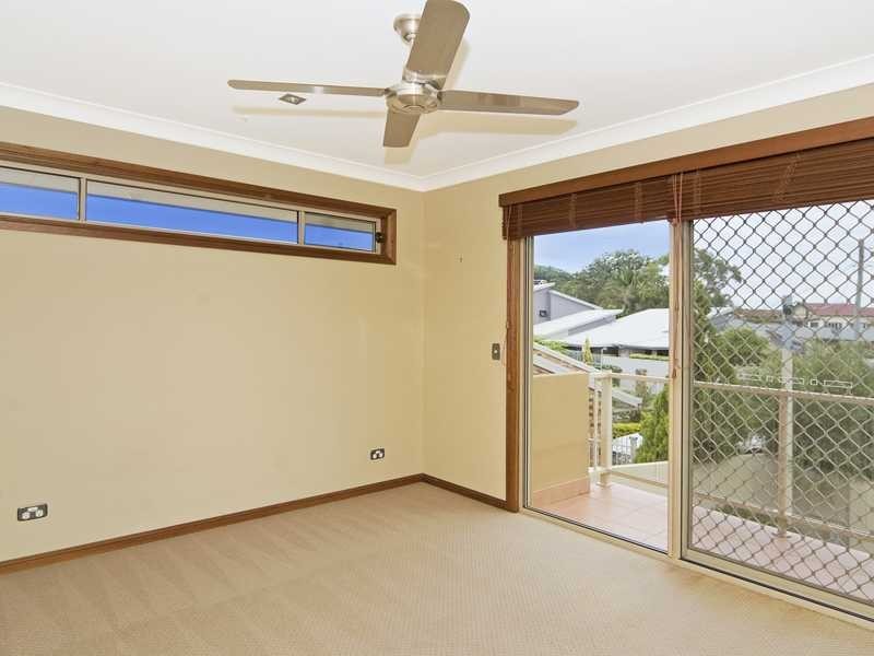 8B Gala Grove, Kirra QLD 4225