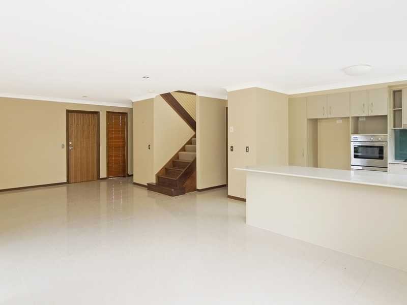 8B Gala Grove, Kirra QLD 4225