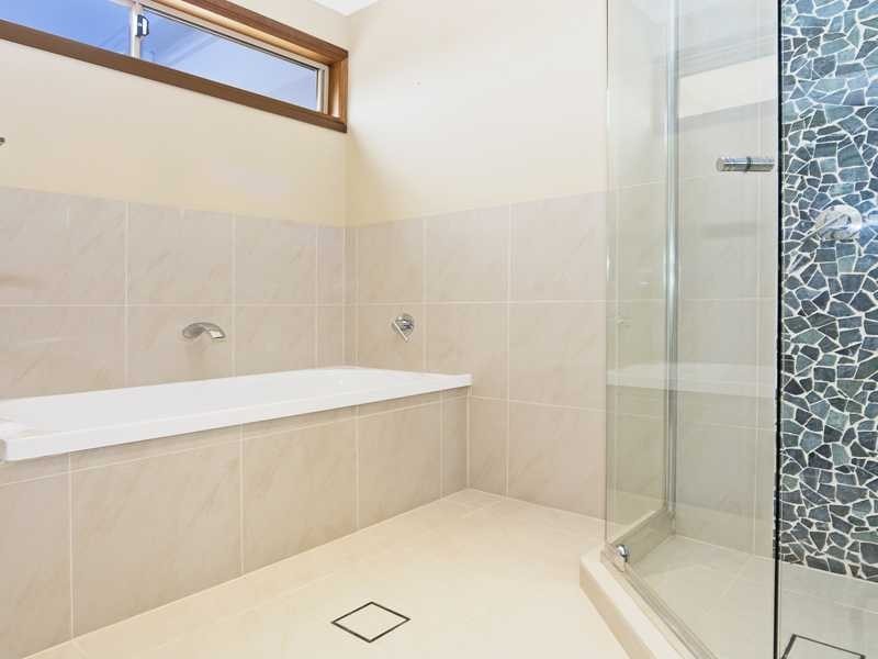 8B Gala Grove, Kirra QLD 4225
