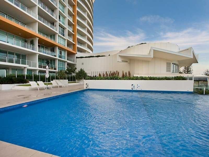 304/2 Creek Street, Kirra QLD 4225