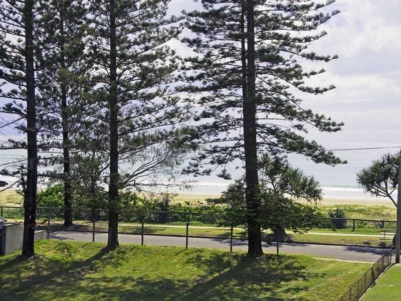 10/153 Golden Four Drive, Bilinga QLD 4225