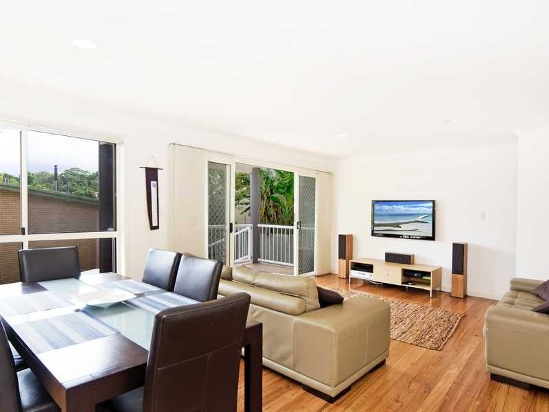 1/ 34 Miles Street, Kirra QLD 4225