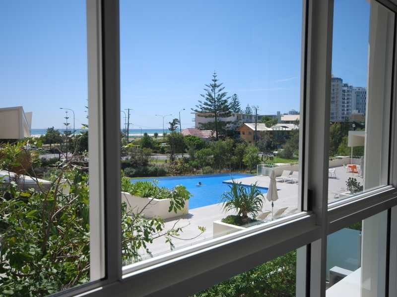 2/2-4 Creek Street, Kirra QLD 4225