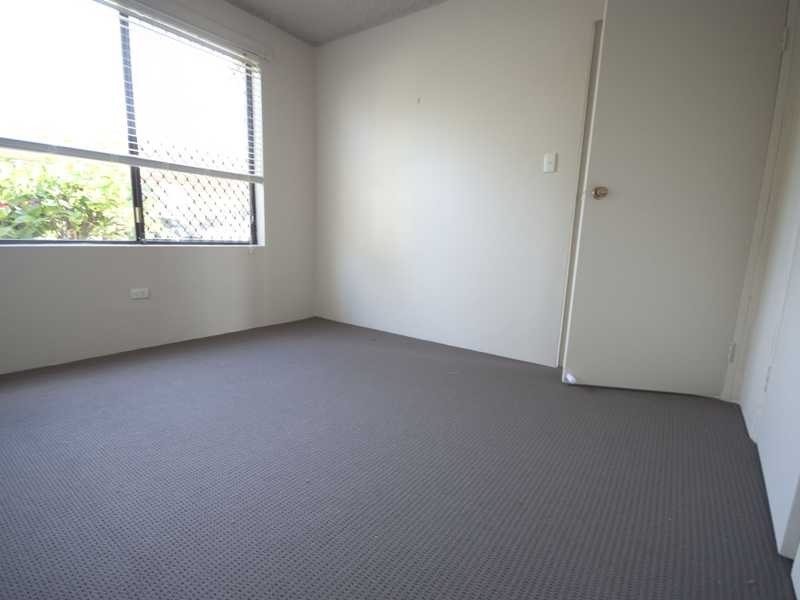 2/17 Coolangatta Road, Kirra QLD 4225