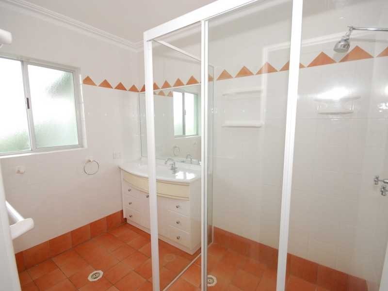 63 Pioneer Parade, Banora Point NSW 2486