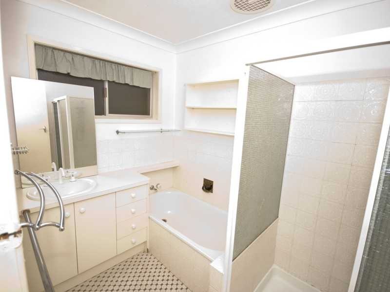 9 Blue Water Cres, Tweed Heads West NSW 2485