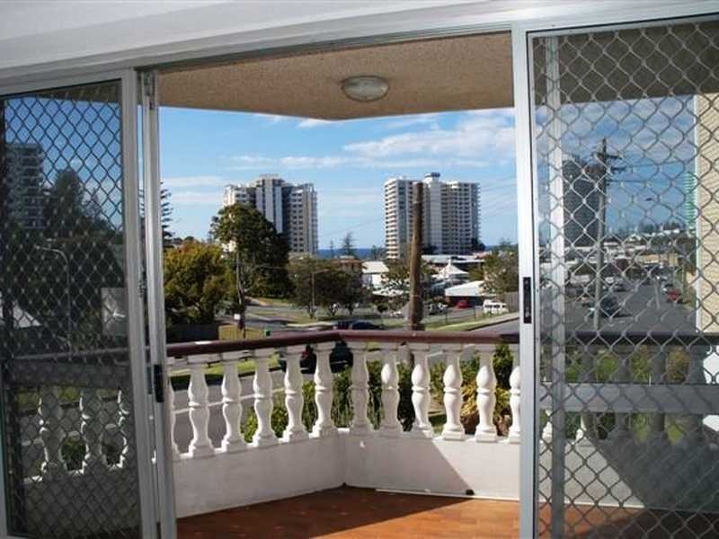 3/37 Garrick, Coolangatta QLD 4225