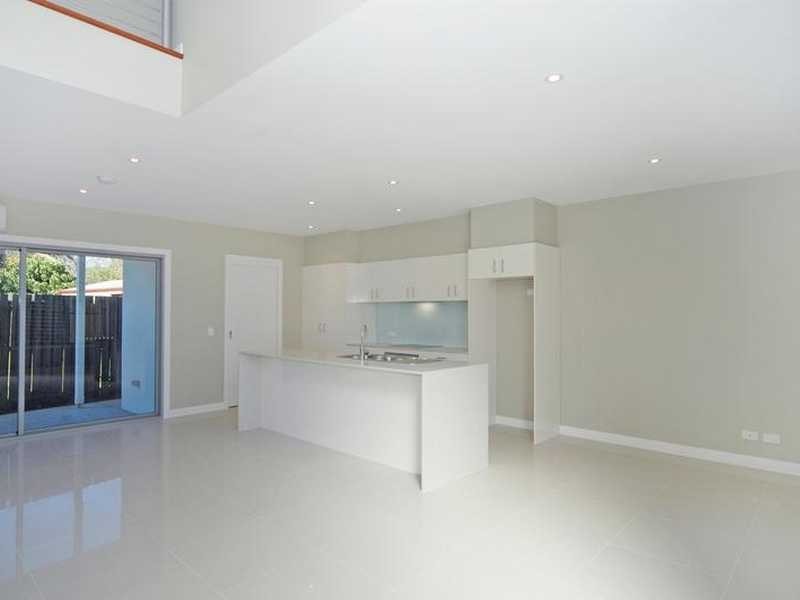 2/32 Korina Avenue, Kirra QLD 4225