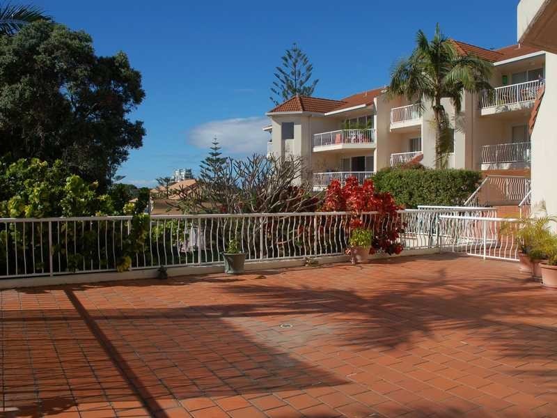 8/31 Dutton Street, Coolangatta QLD 4225