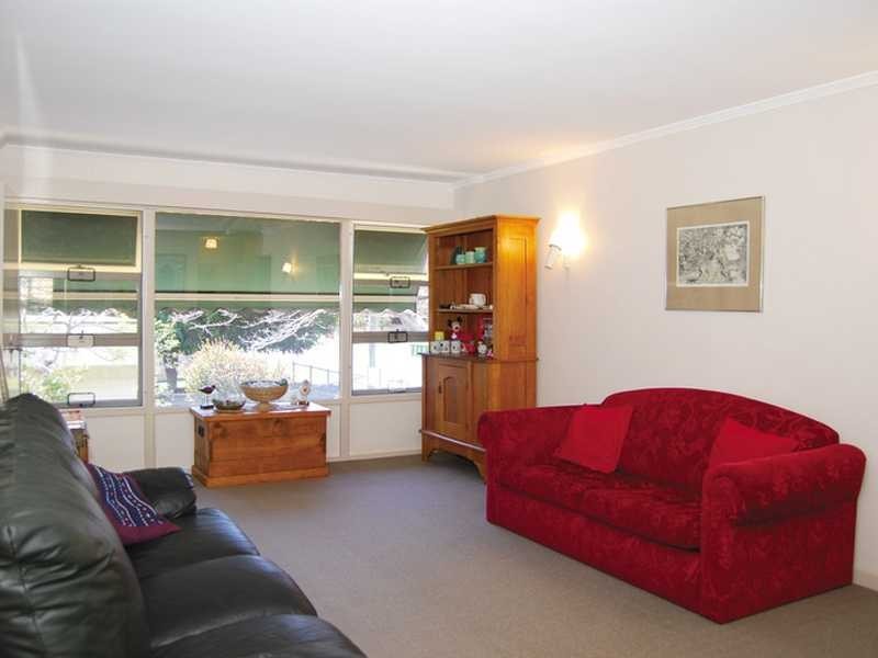 1/37 Miles Street, Kirra QLD 4225