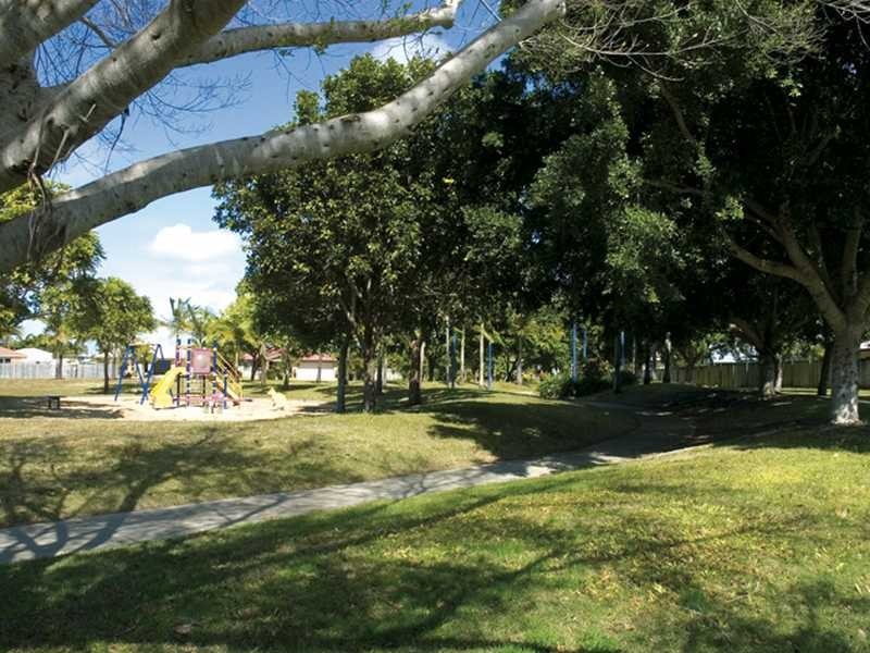 8 Shoal Point Road, Bucasia QLD 4750