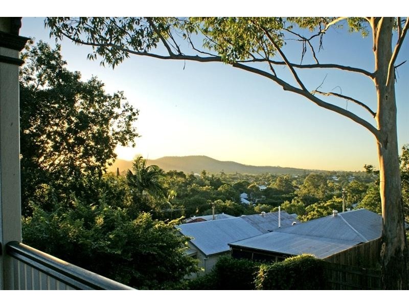 9 Jones St, Red Hill QLD 4059