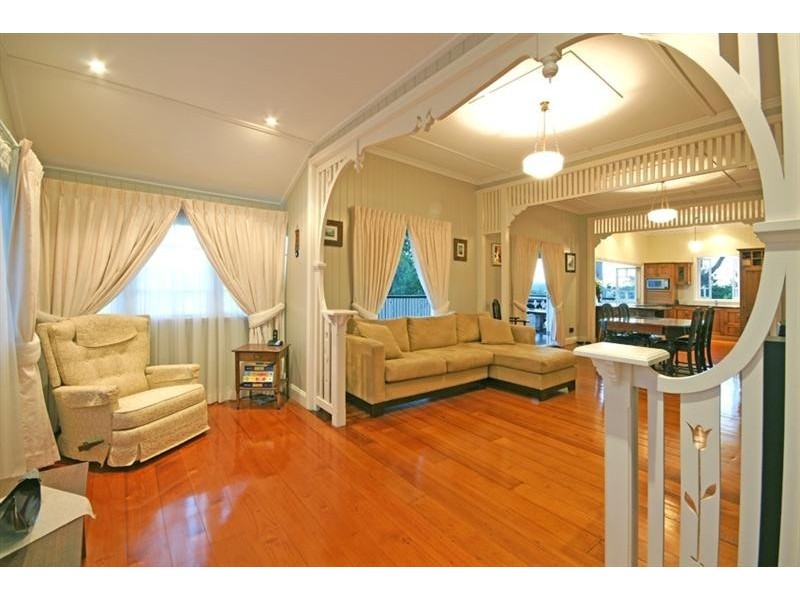 9 Jones St, Red Hill QLD 4059