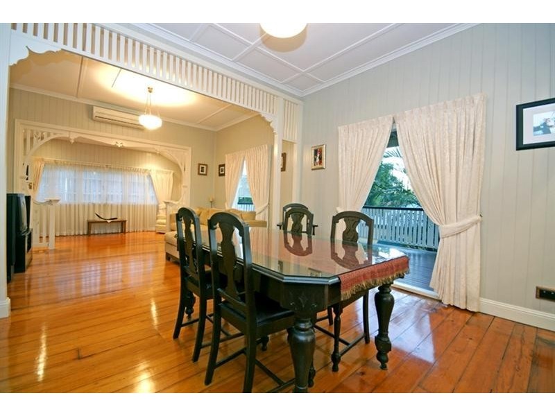 9 Jones St, Red Hill QLD 4059