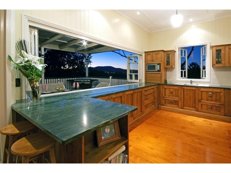 9 Jones St, Red Hill QLD 4059