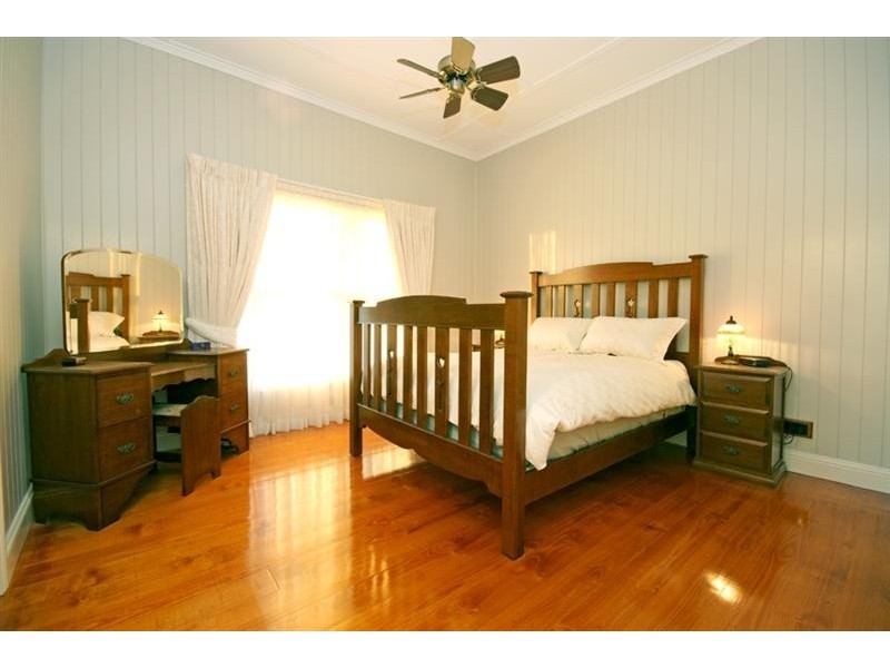 9 Jones St, Red Hill QLD 4059