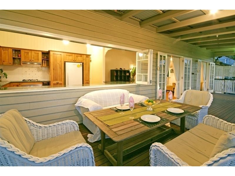 9 Jones St, Red Hill QLD 4059