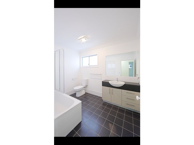 10 Bank Street, Windsor QLD 4030
