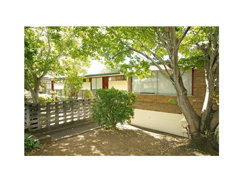 2 Ballymore St, Kelvin Grove QLD 4059