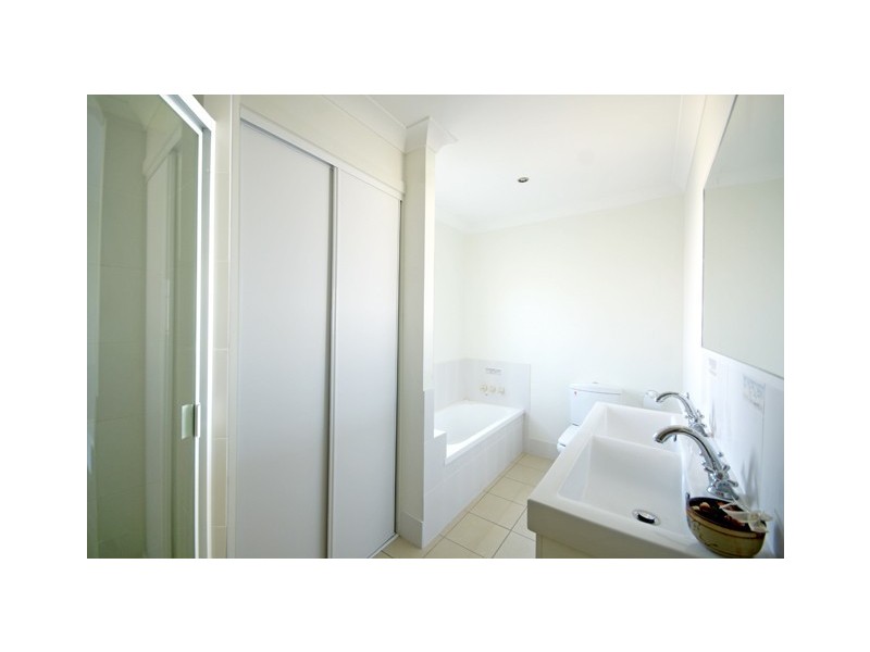 3 Thurecht Parade, Scarborough QLD 4020