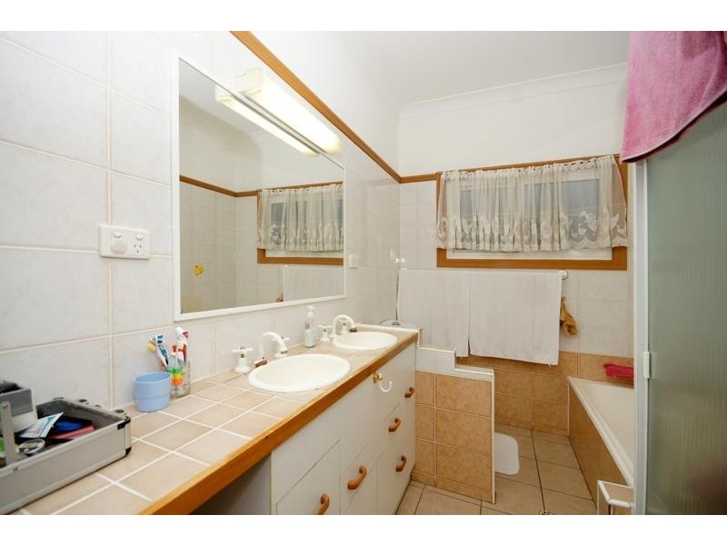 32 Dorrigo St, Stafford Heights QLD 4053