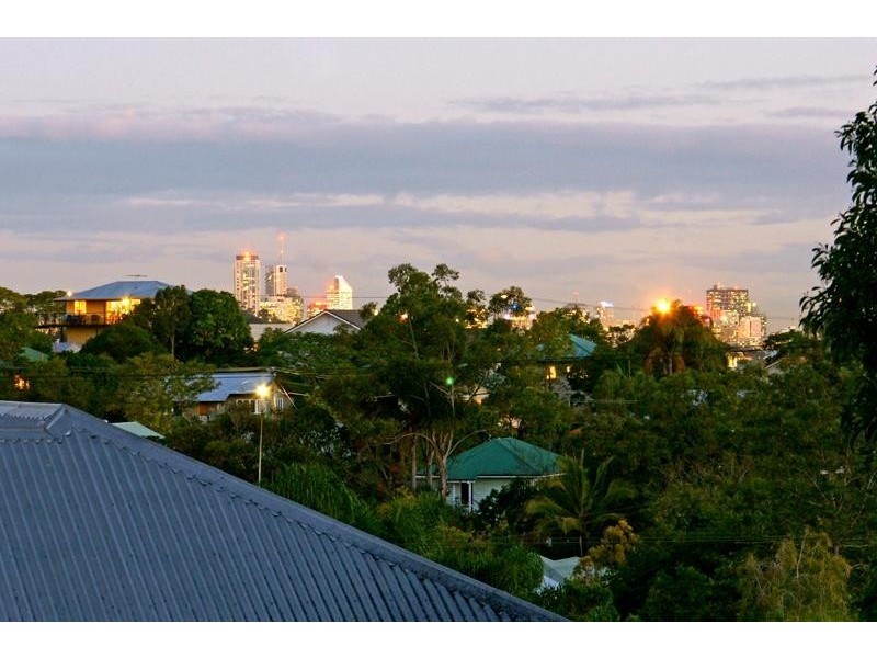 32 Dorrigo St, Stafford Heights QLD 4053