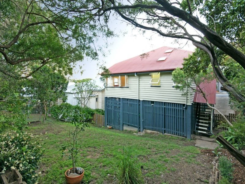 8 Scott St, Red Hill QLD 4059