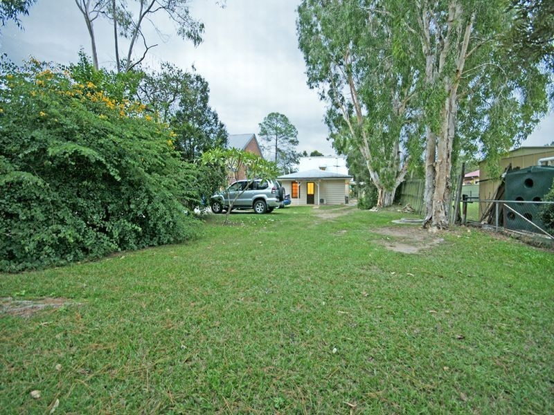 16 Main Street, Samford Village QLD 4520