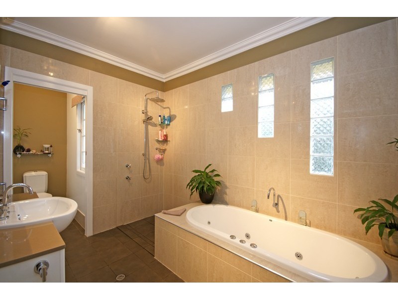 2 Gailey St, Ashgrove QLD 4060