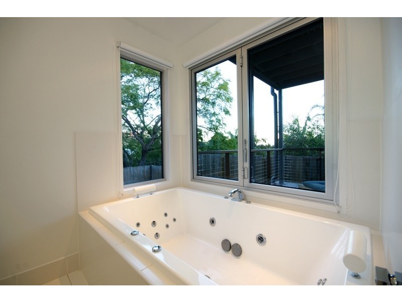 34 Enoggera Tce, Red Hill QLD 4059