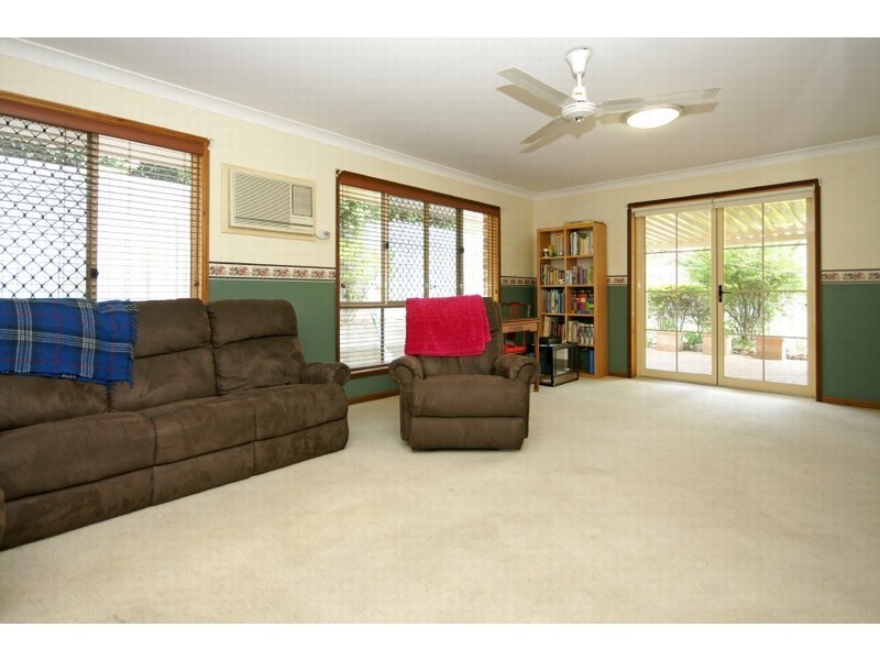 13 Seabrook Cres, Forest Lake QLD 4078