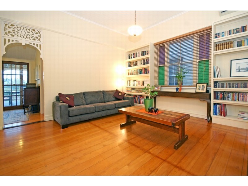 27 Garrick Terrace, Herston QLD 4006