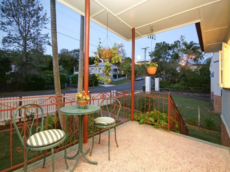 34 Willmington Street, Newmarket QLD 4051