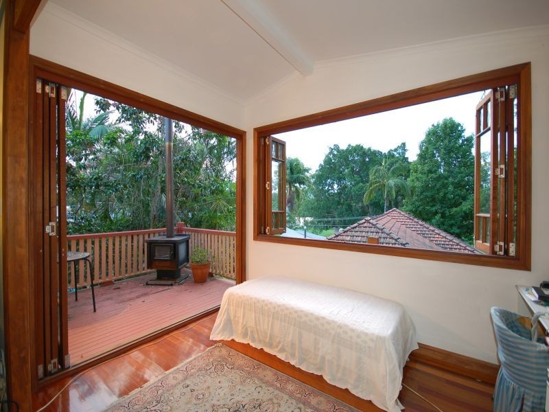 34 Diane Street, Yeronga QLD 4104