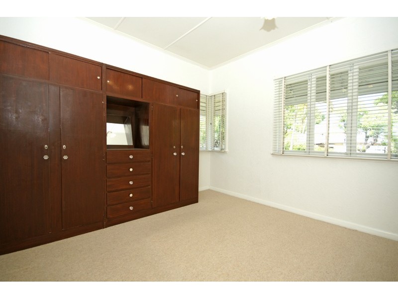 695 Oxley Road, Corinda QLD 4075