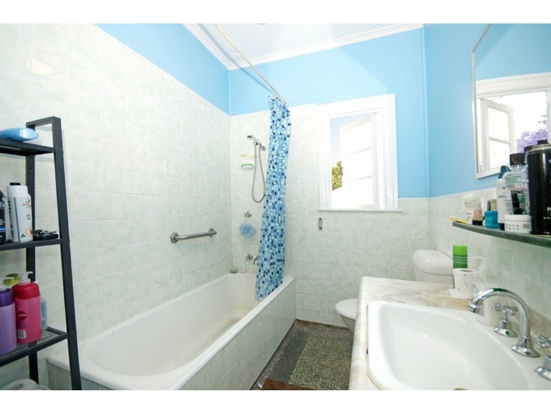 24 Cairns Street, Red Hill QLD 4059