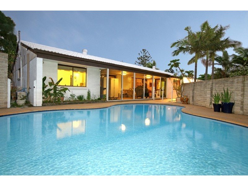 69 Windermere Road, Hamilton QLD 4007