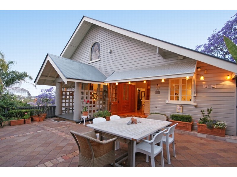 9 Mackay Street, Windsor QLD 4030