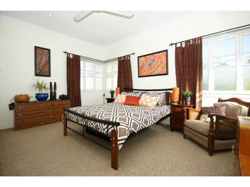 18 Badger Street, Newmarket QLD 4051