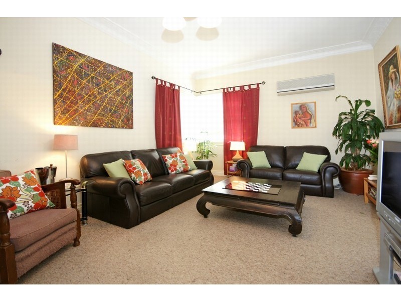18 Badger Street, Newmarket QLD 4051