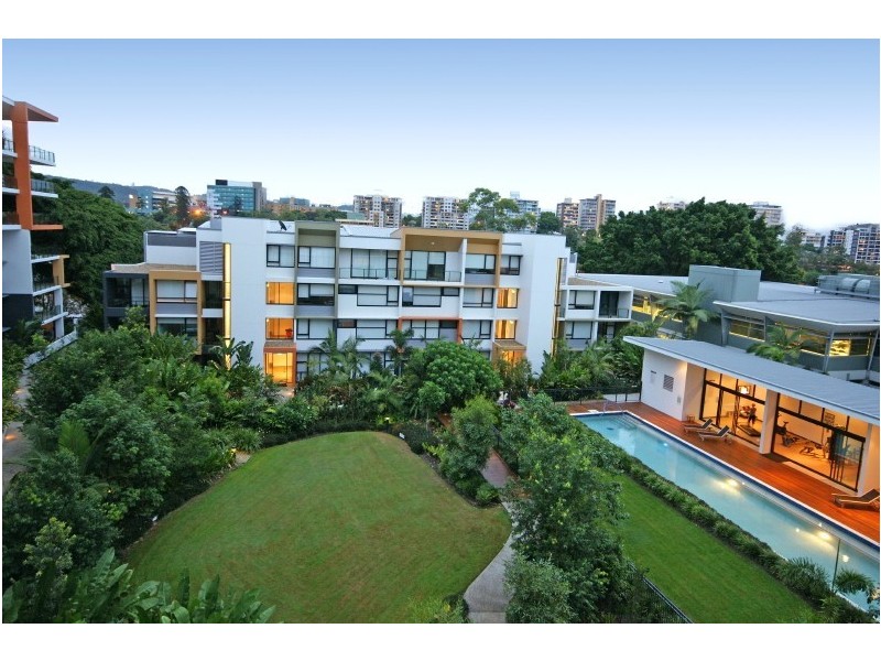 323/10 Pidgeon Close, West End QLD 4101