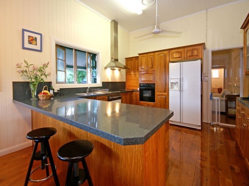 12 Hawthorn Terrace, Red Hill QLD 4059