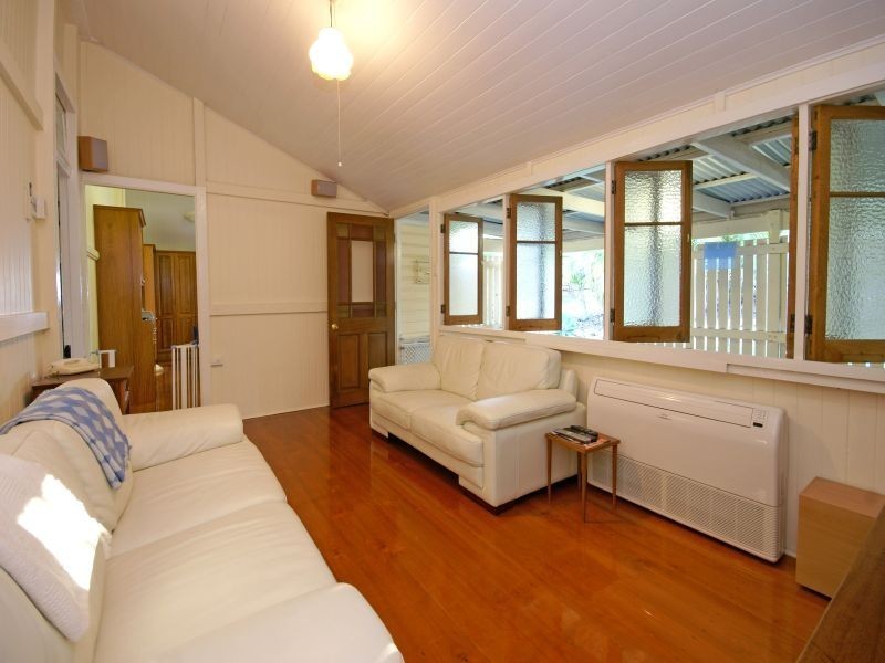 12 Hawthorn Terrace, Red Hill QLD 4059