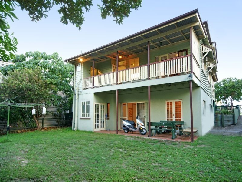 8 Camona Street, Kelvin Grove QLD 4059