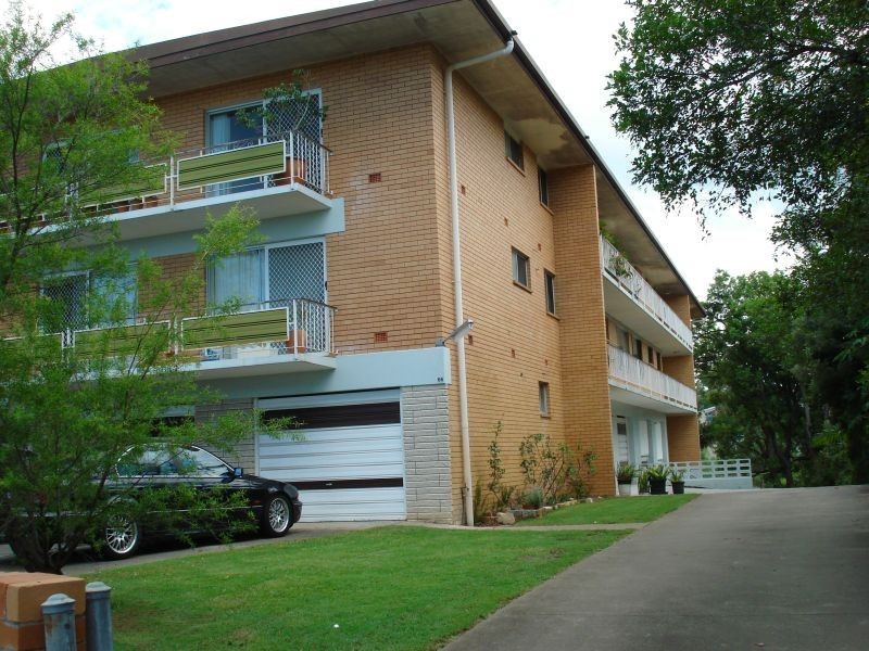 2/66 Scott Road, Herston QLD 4006