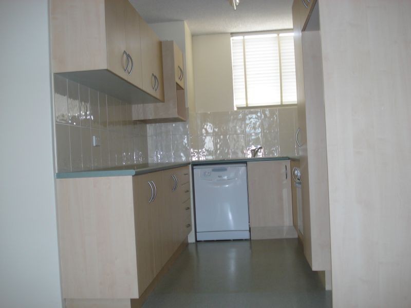 2/66 Scott Road, Herston QLD 4006